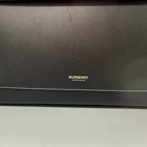 Burberry Pocket Tote Topstitched Leather Medium